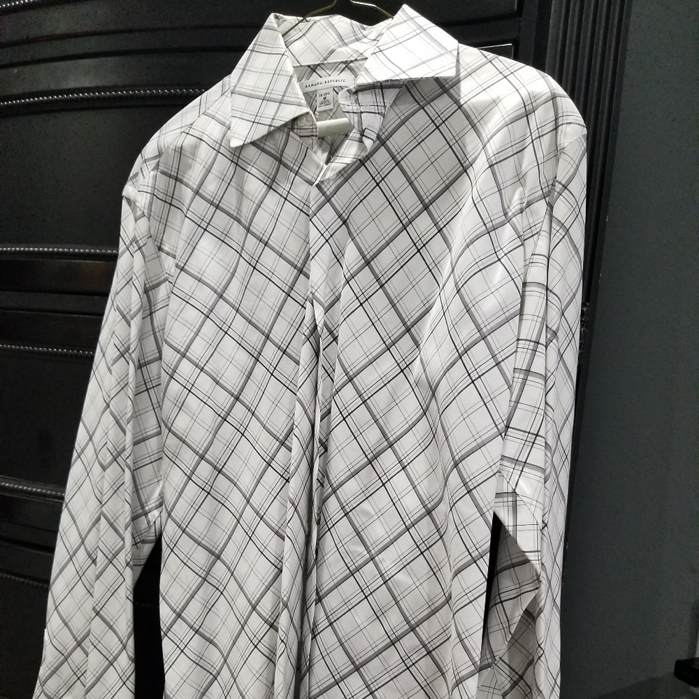 MENS BANANA REPUBLIC DRESS SHIRT.